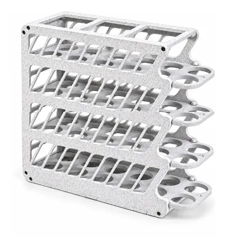 Porta-ovos branco em quatro andares com bandejas deslizantes, na imagem do catálogo AVRY.